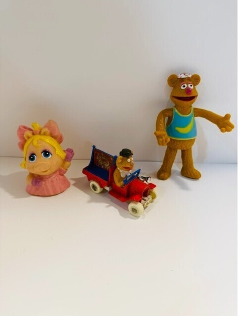 Vintage Muppets Lot 1979 Corgi Fozzie Bear Diecast Truck Miss Piggy PVC Figure